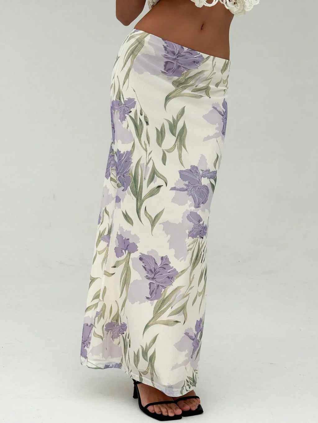 Stretchy waistband detail on floral maxi

