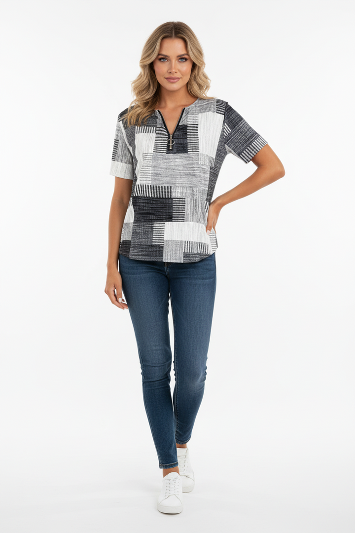 Chic Plus Size T-Shirt with Zipper Detail Style Premium