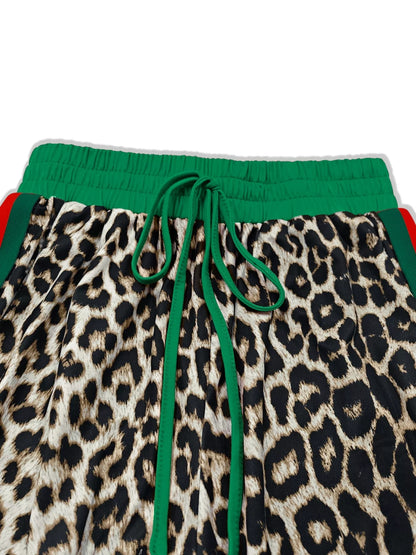 Trendy Leopard Two-Piece Ensemble: Short Sleeve Top and Relaxed Pants in Animal Print