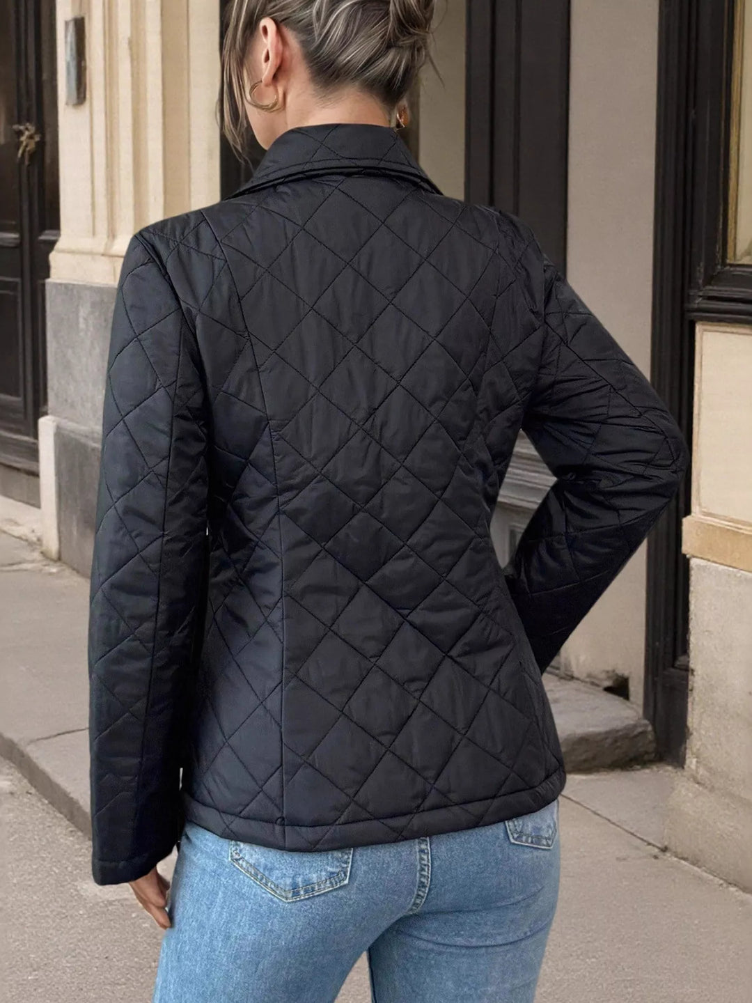 Trendy women’s quilted coat – perfect seasonal layer
