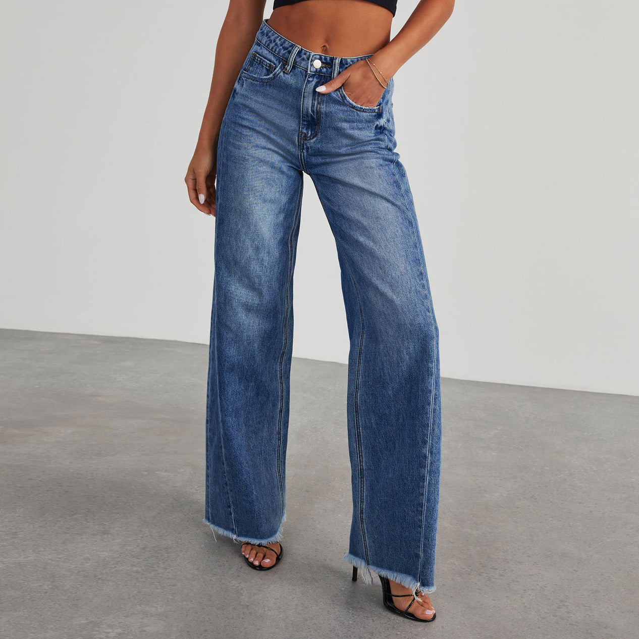 Versatile High Waist Jeans – Dress Up or Down with Ease

