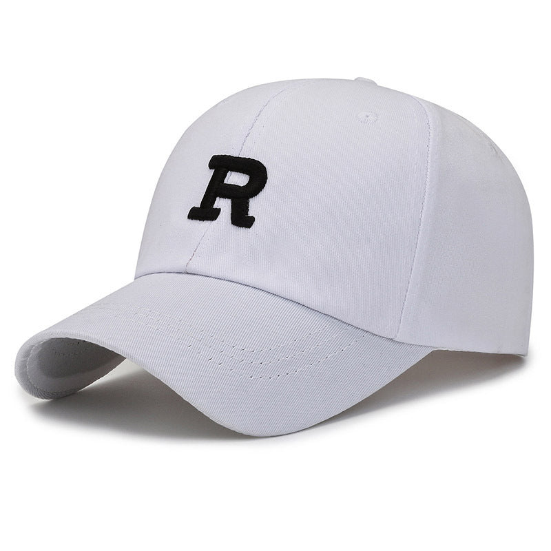 Women’s baseball cap – sporty athleisure look with leggings and tee