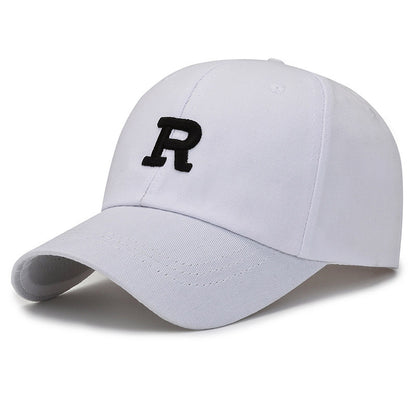 Women’s baseball cap – sporty athleisure look with leggings and tee