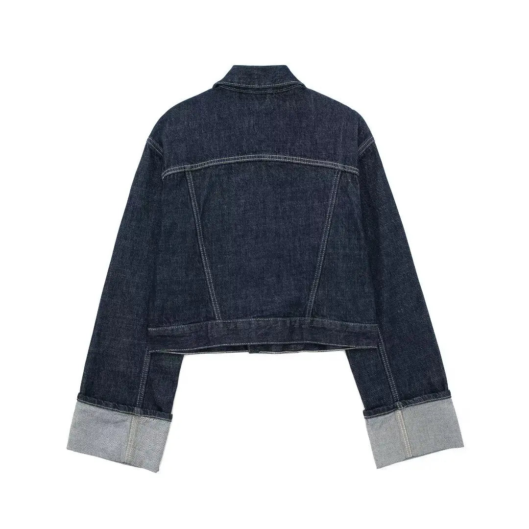 Women’s denim jacket – lightweight feel for everyday wear