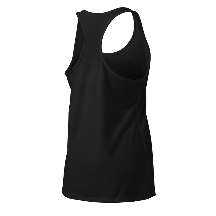 Women’s fitted tank top in casual weekend outfit

