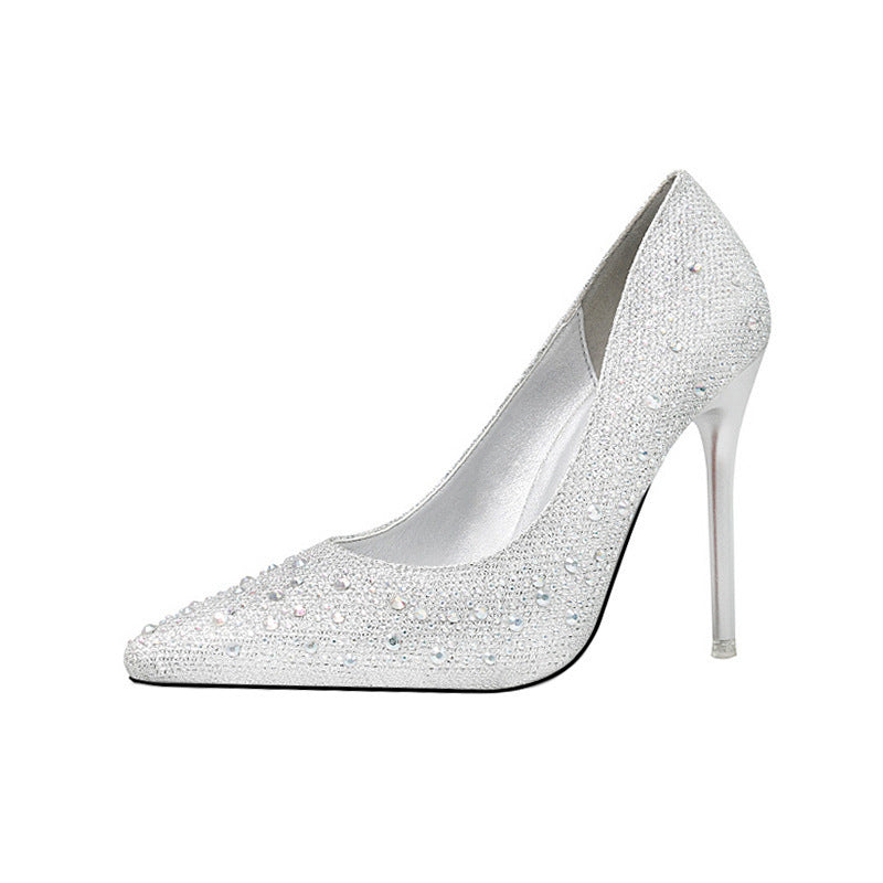 Women’s stiletto heels – bold gold shine, statement style