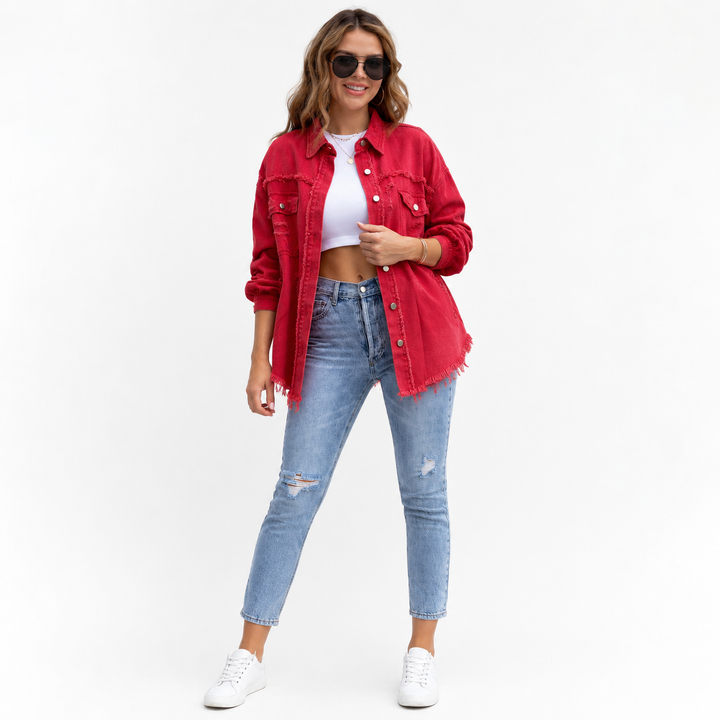 Distressed shirt jacket for women in a relaxed, loose shape, designed as a medium-length layer for autumn and spring outfits.
