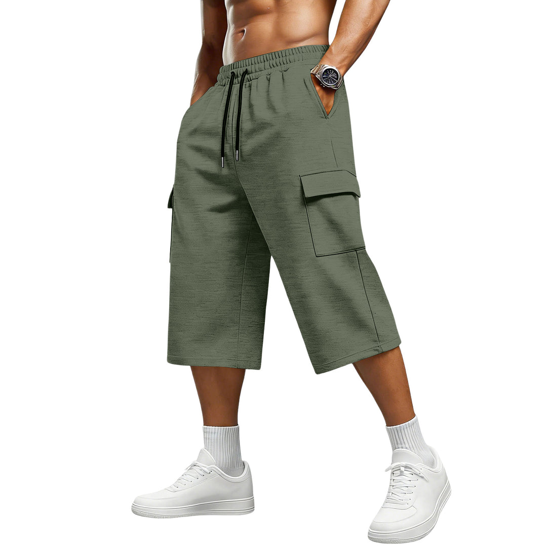 Mens relaxed cargo shorts with straight-leg cut, elastic waist and side cargo pocket for travel and daily comfort