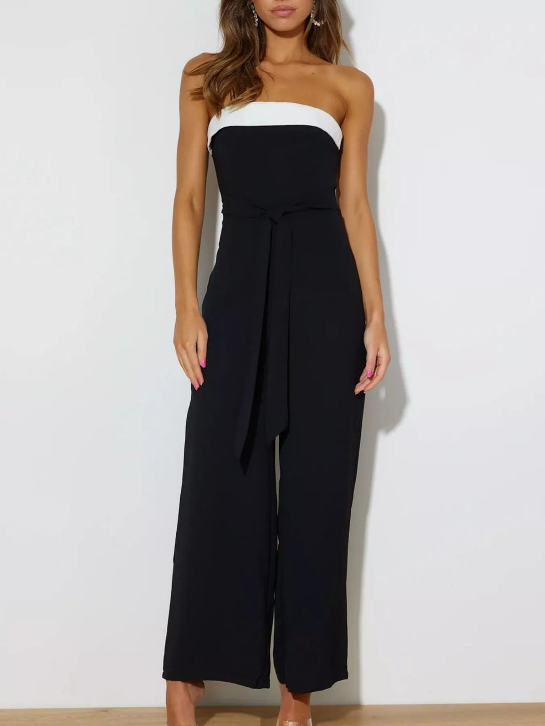 contrast tube wide leg jumpsuit zipper back detail close up
