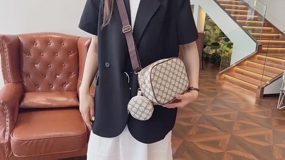 Modern take on classic plaid: crossbody set with mini bag in PU, square form, zip closure, easy care essential for daily use.