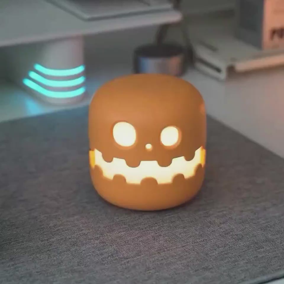 Pumpkin lamp Halloween vibe – cute décor accent for parties, bars, and home