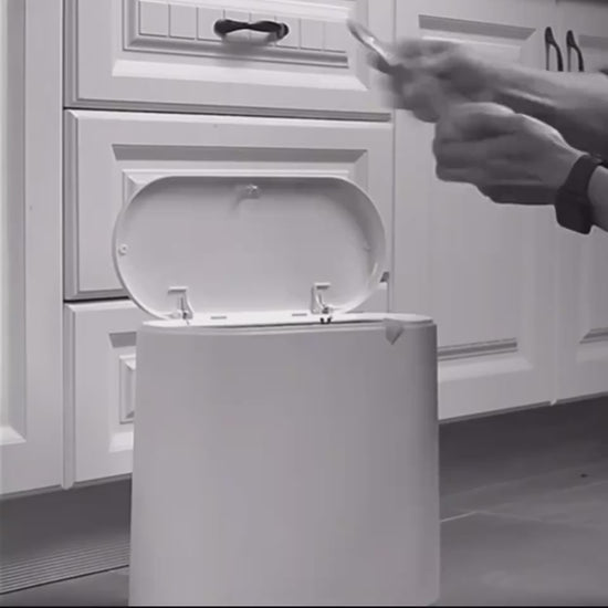 Stainless steel vegetable peeler close-up – ultra-sharp single head blade