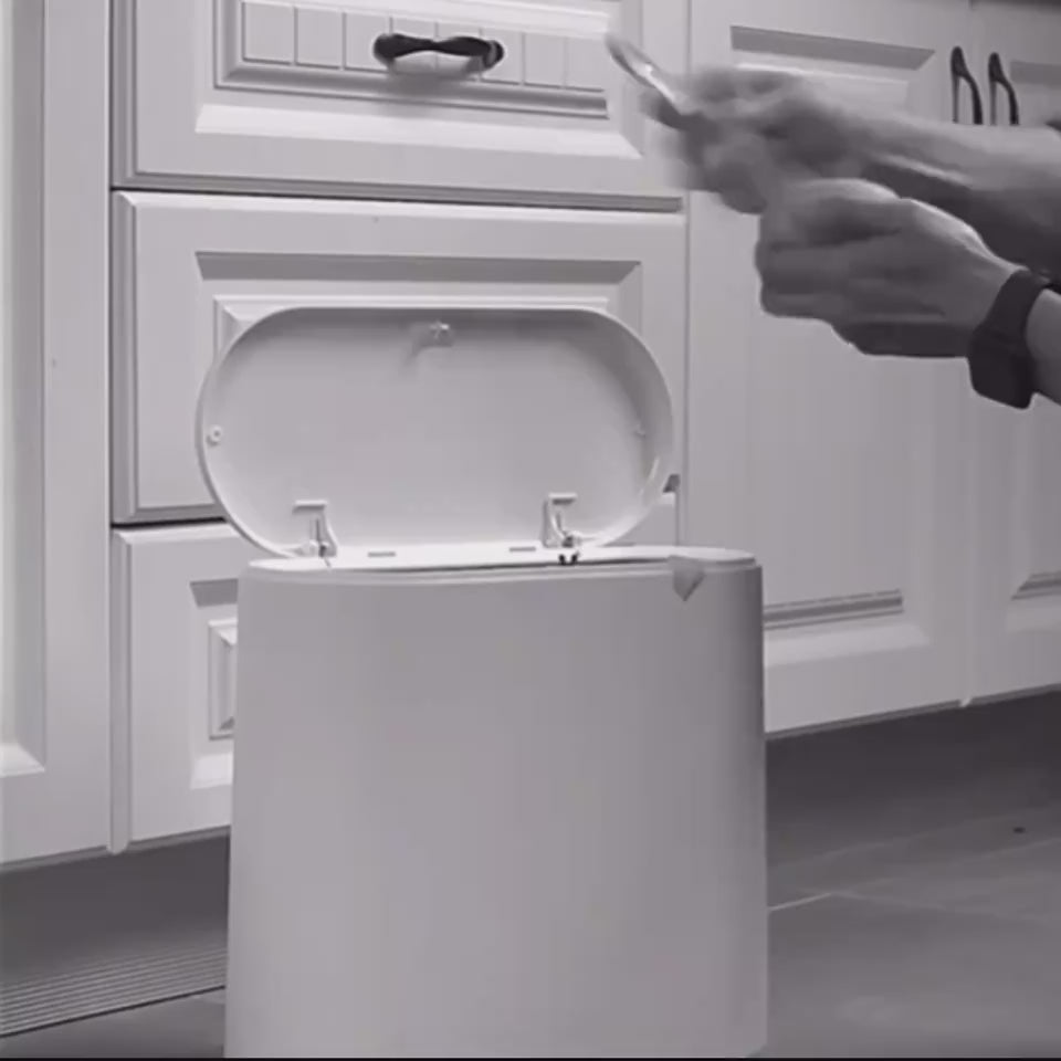 Stainless steel vegetable peeler close-up – ultra-sharp single head blade